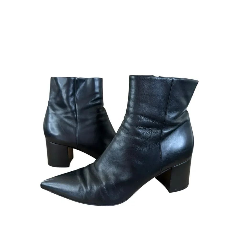 Gianvito Rossi Black Leather Pointed Toe Ankle Boots 39.5 Made in Italy